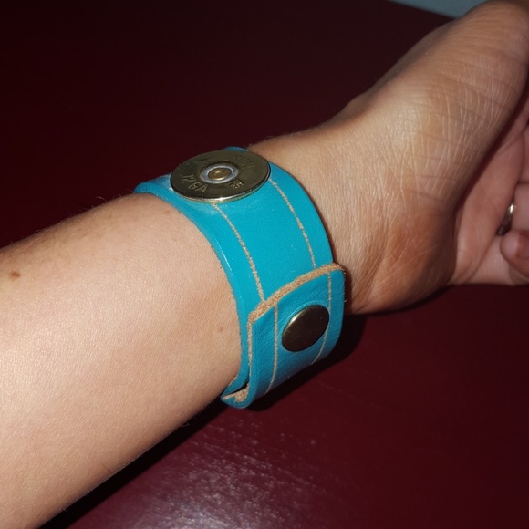 Women's stackable bracelet with bullet details - Picture 3 of 4